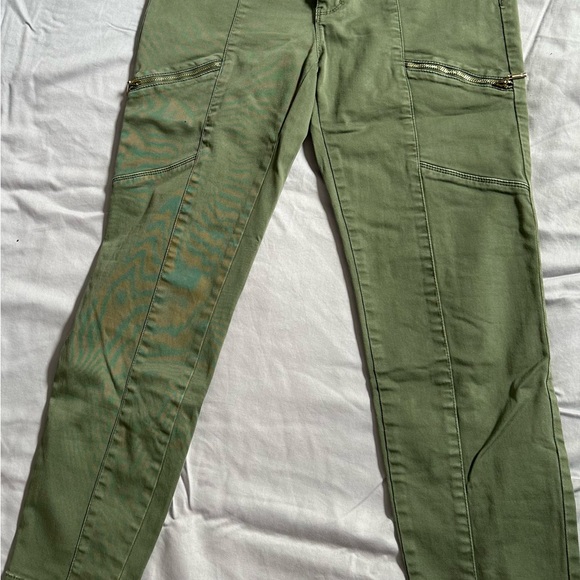 Like new cropped jeans, stretchy, worn twice. - Picture 4 of 8